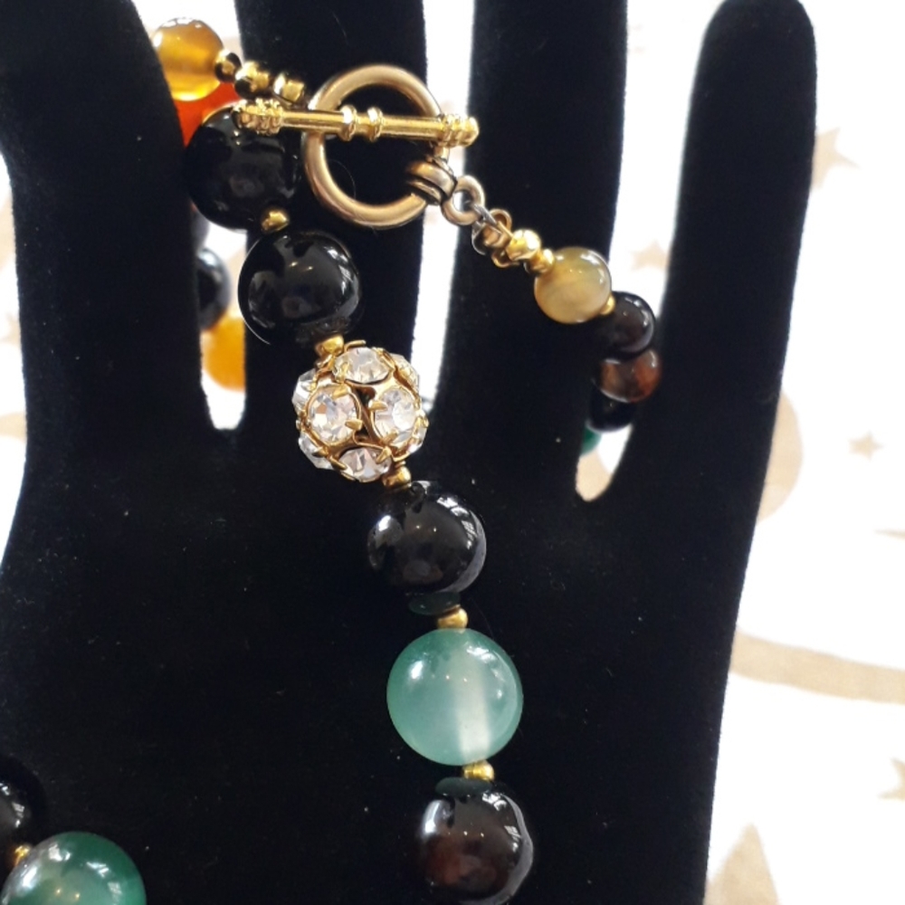 Handcrafted Agate Pendant Necklace - Picture 3 of 10